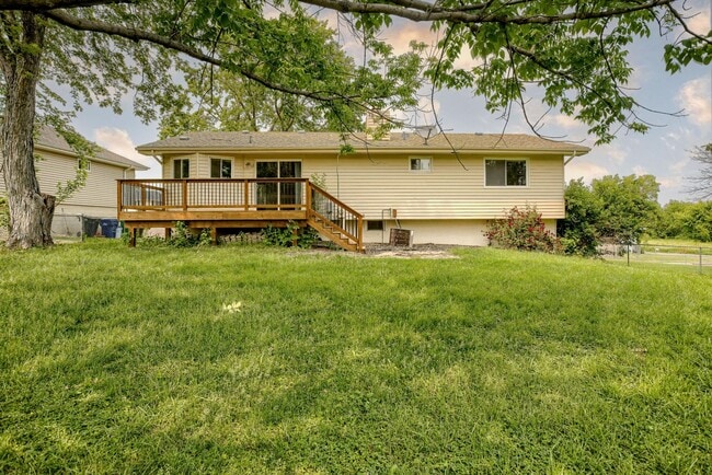 Building Photo - Adorable home in Heart of Papillion