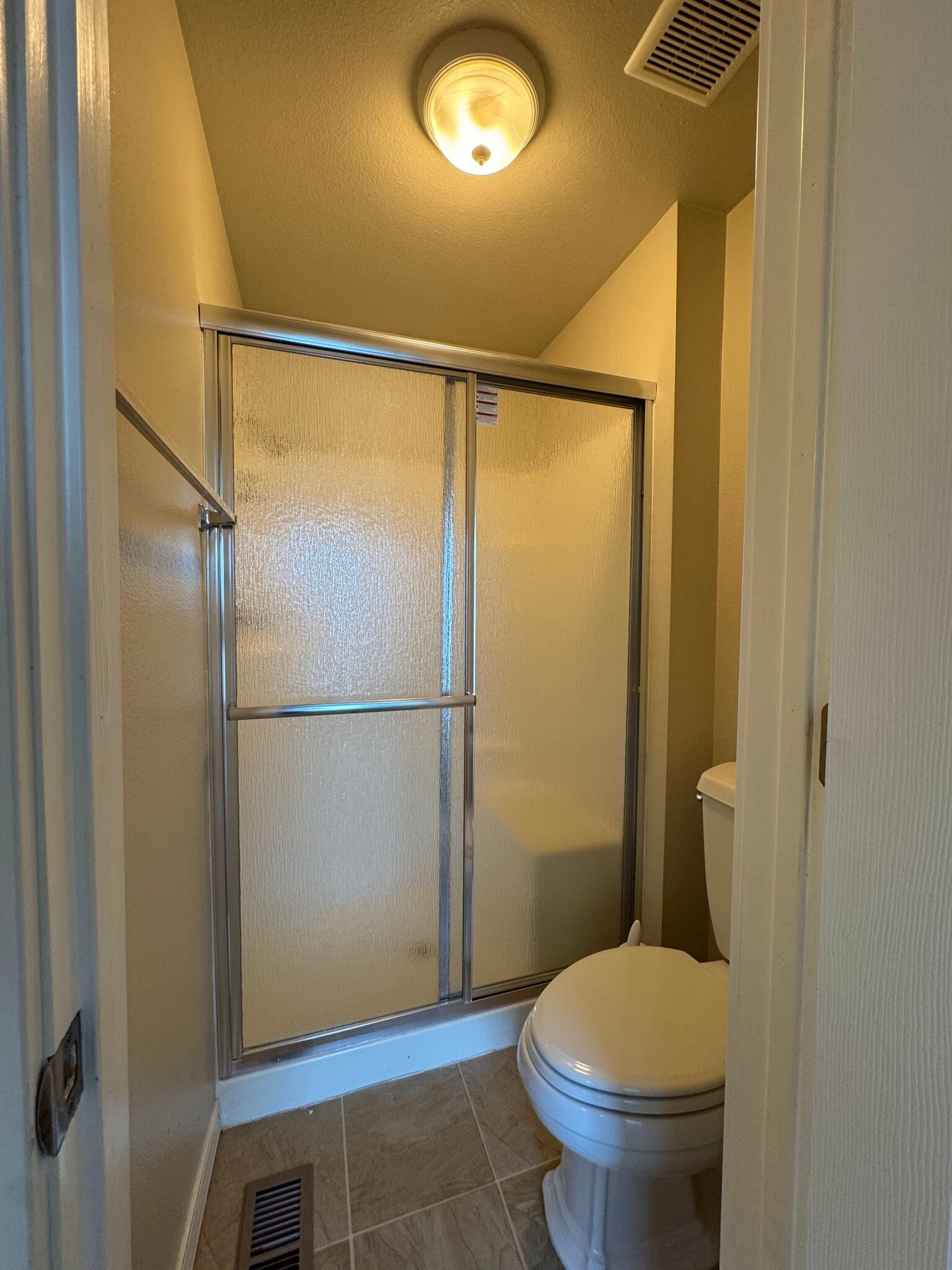 Building Photo - 9775 SW Robbins Dr