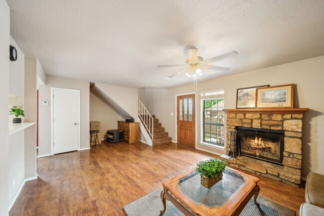 Building Photo - Cozy 2 Bedroom Condo located in the South Tulsa