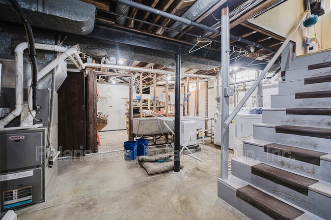 Building Photo - 5916 Crittenden Ave
