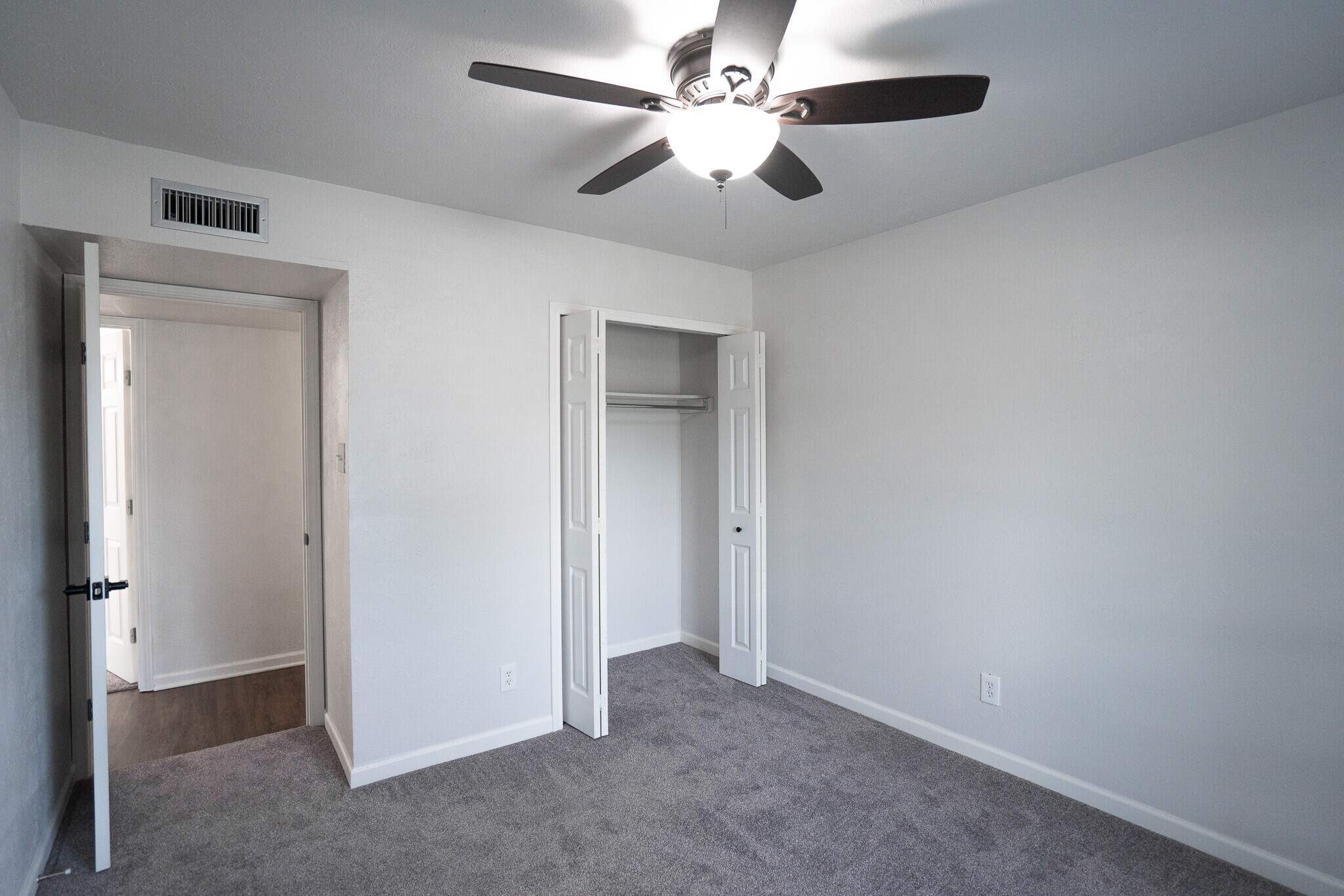 Building Photo - 5097 Roberts Dr