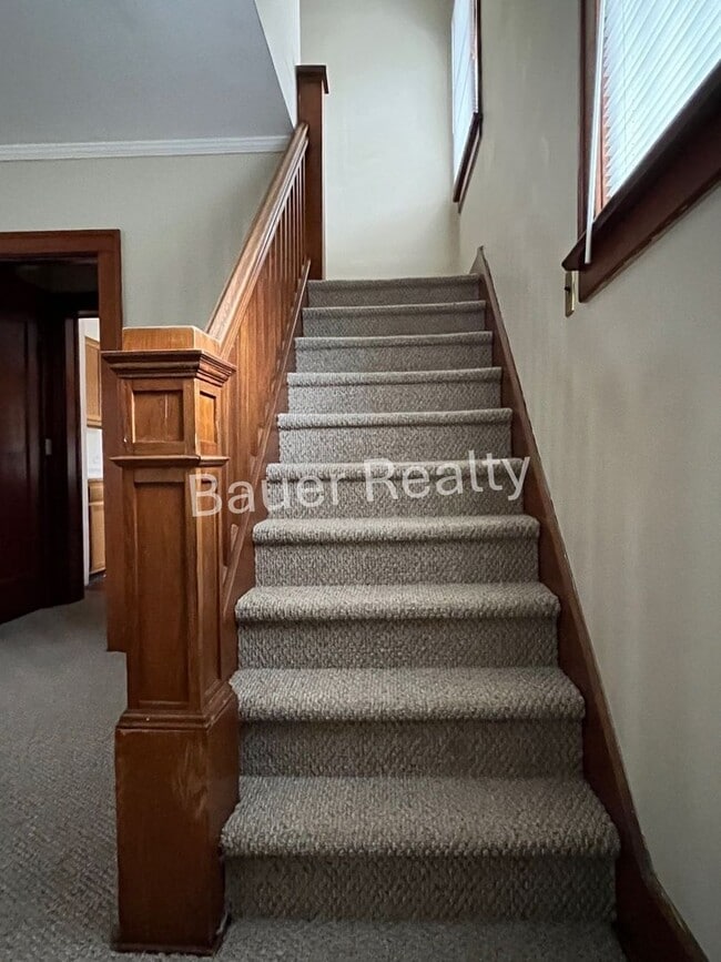 Building Photo - 3 Bedroom single family home