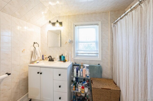 Building Photo - 18 S Washington Ave