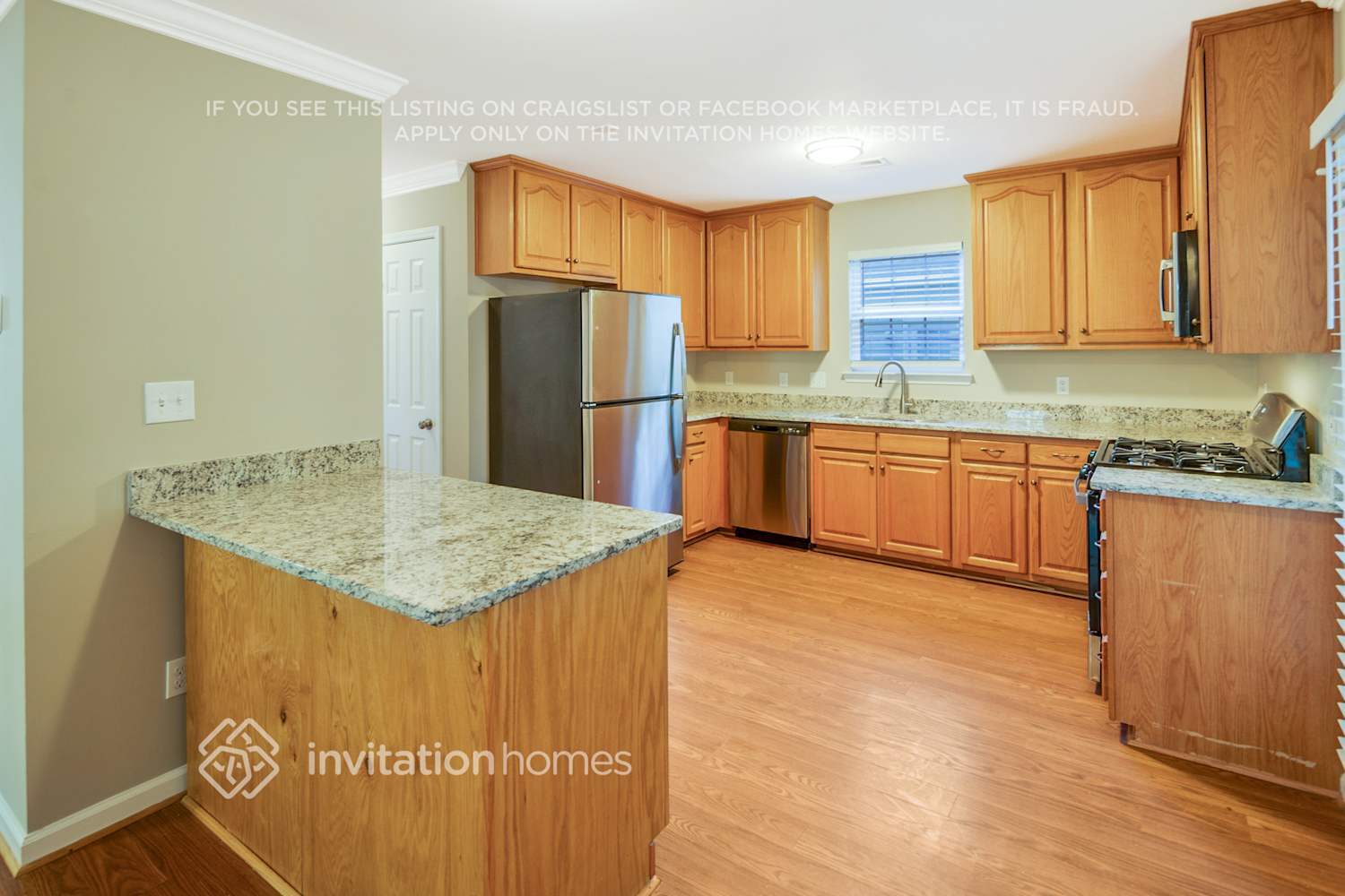 Building Photo - 16900 Taft Ct