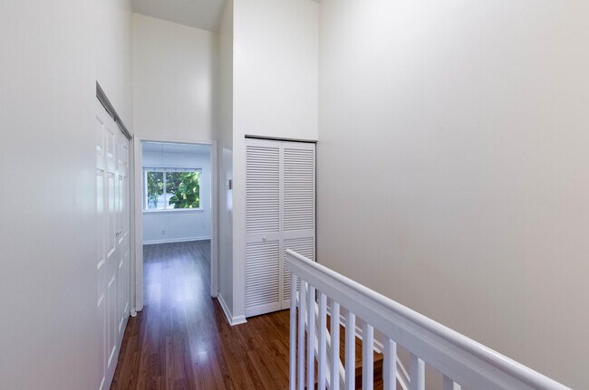 Building Photo - 6916 Crooked Fence Dr