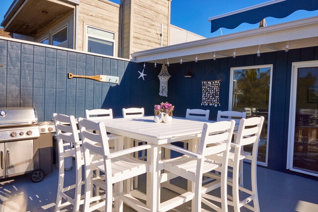 Building Photo - 14 Westwind St