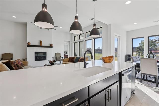 Building Photo - 1724 Hartley Ln