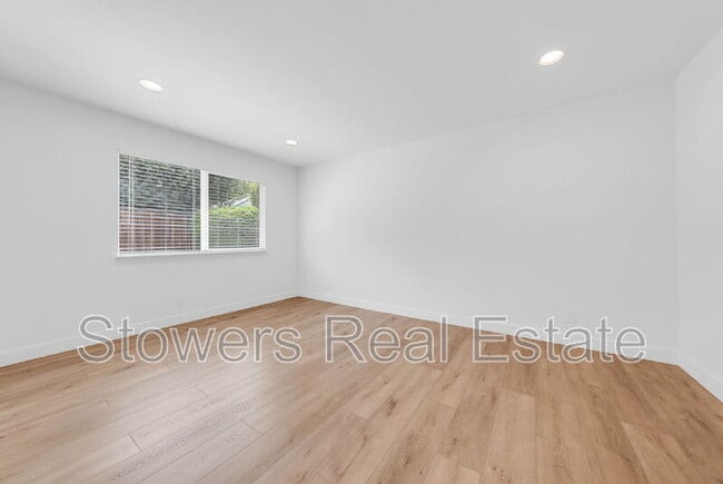 Building Photo - 216 Joaquin Dr