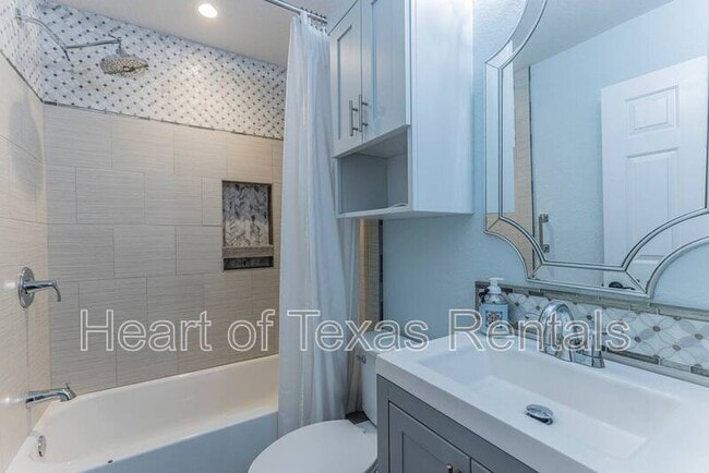 Building Photo - 1202 Spring St