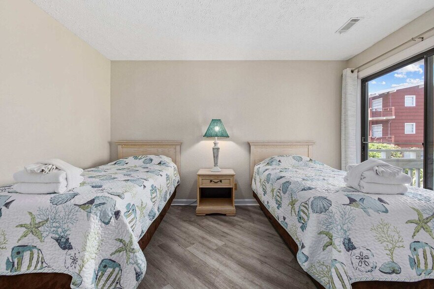 Building Photo - 2805 N Ocean Blvd