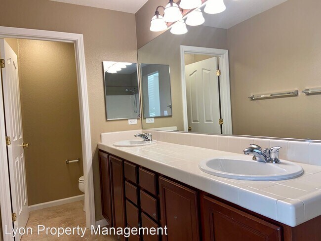 Building Photo - 2 br, 2.5 bath House - 2504 Esplanade Circle