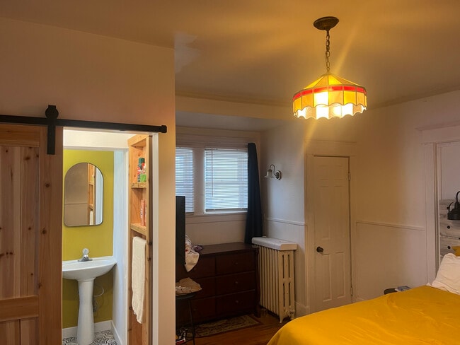 Building Photo - 25 Besch Ave