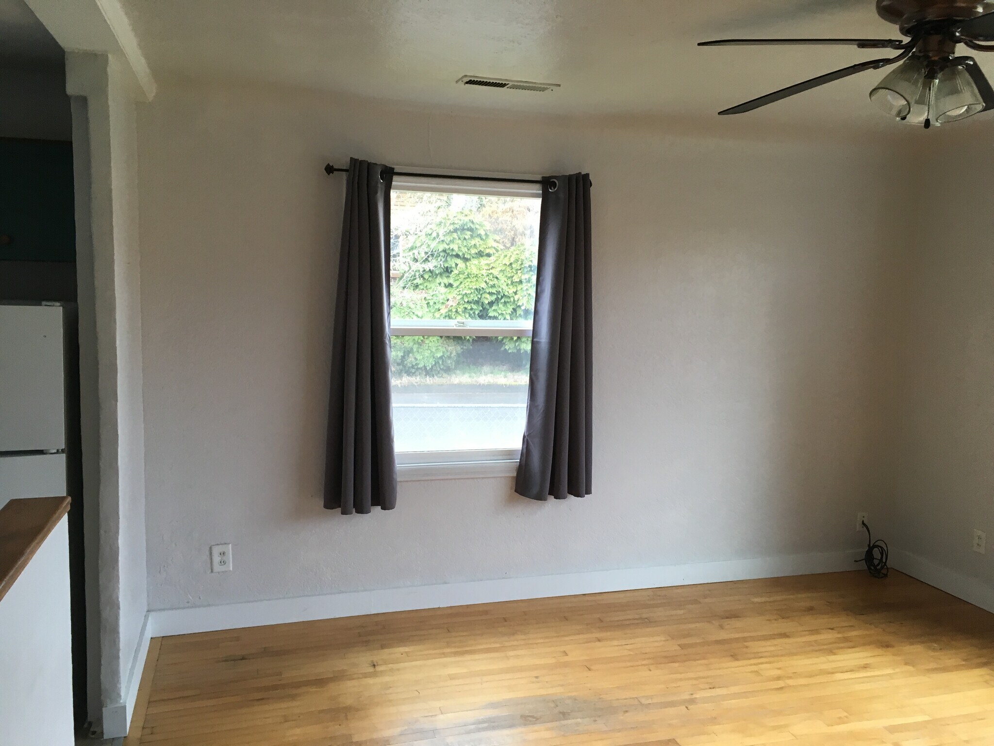 Building Photo - 98 W 29th Ave