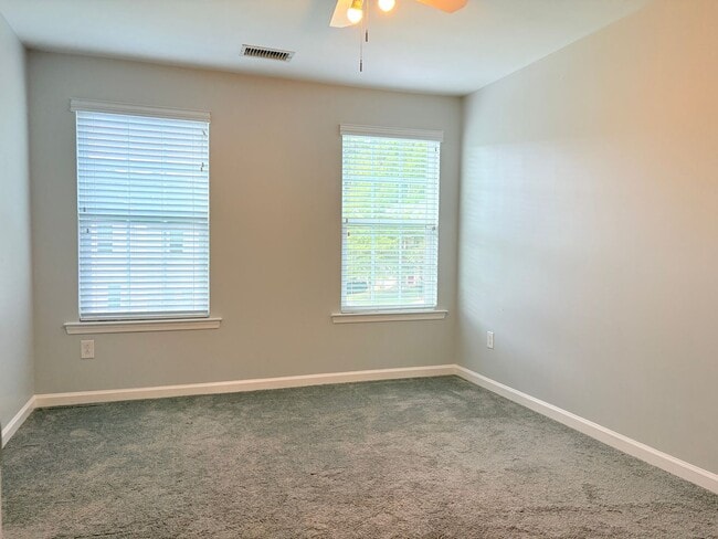 Building Photo - 104 Riva Ct