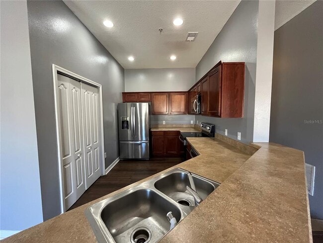 Building Photo - 7125 Red Lantern Dr