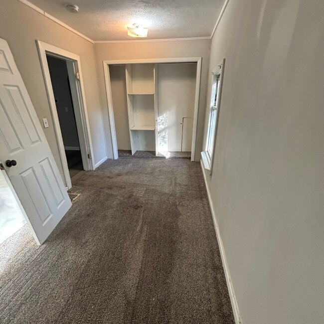 Building Photo - 411 S Hayford Ave