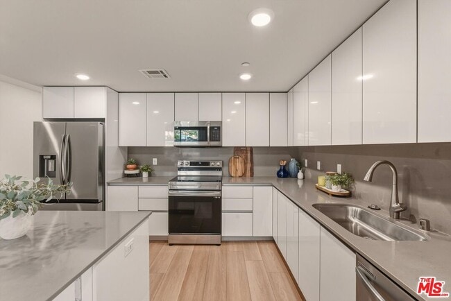 Building Photo - 1759 N Gower St