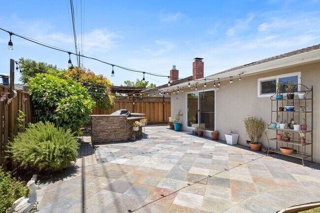 Building Photo - Private Oasis with a new price