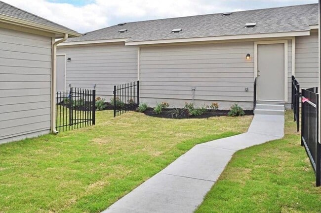 Building Photo - 114 Adage Dr