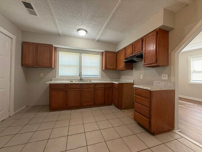 Building Photo - 3637 Winston Dr