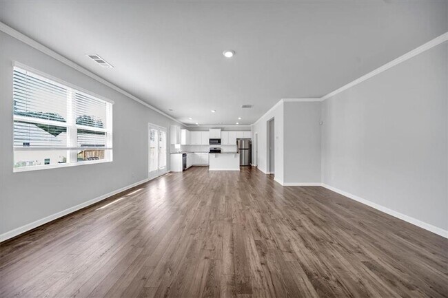 Building Photo - 167 Fernbrook Trl