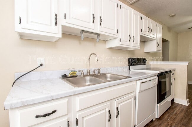 Building Photo - 149 S Richmond Ave