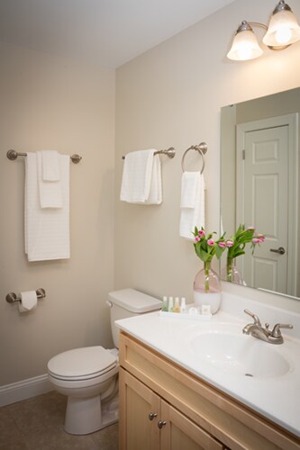 Building Photo - 1307 N Main St