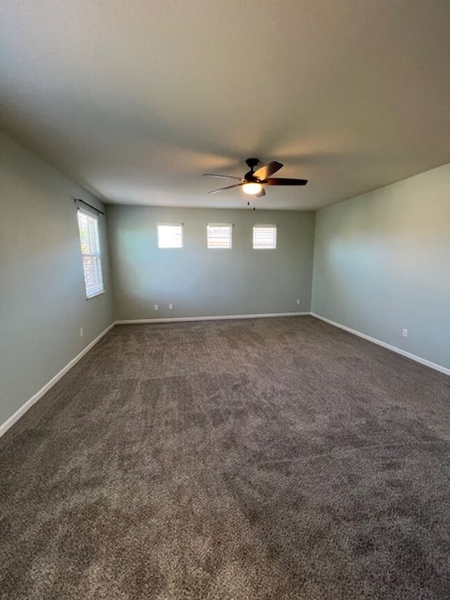 Building Photo - Beautiful 5 Bedroom Home in Crocker Ranch ...