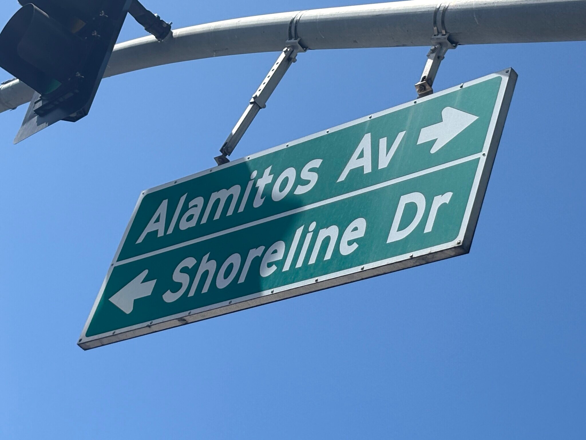 Building Photo - 933 E 1st St