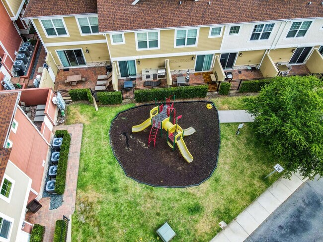 Building Photo - 7516 Sunflower Dr