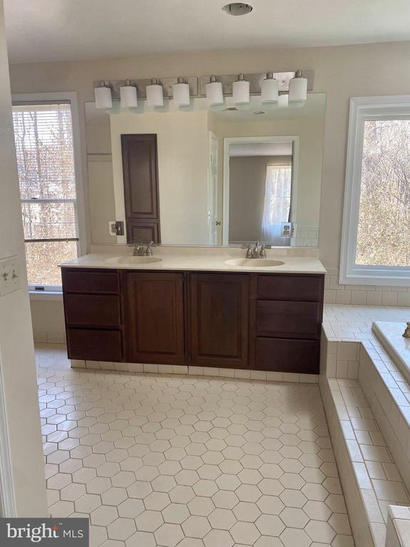 Building Photo - 9701 Georgetown Pike