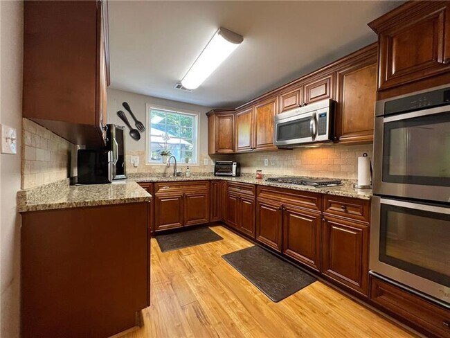 Building Photo - 2838 N Bogan Rd NE