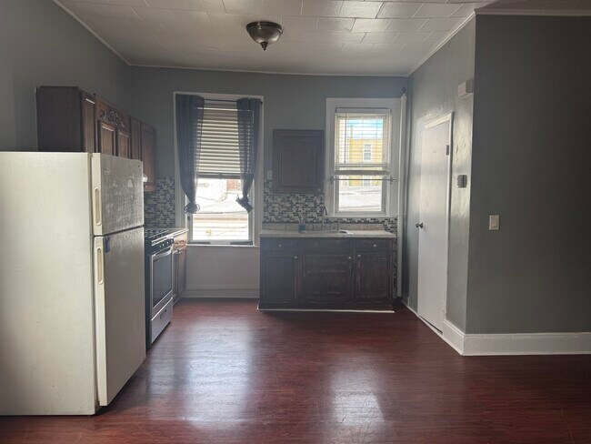 Building Photo - 134 43rd St