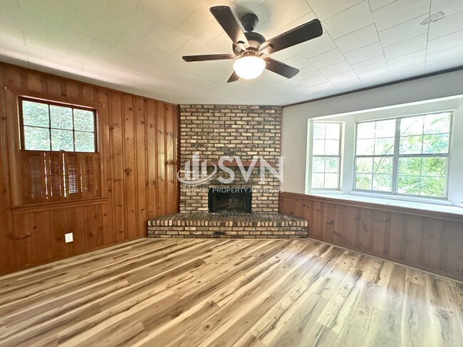 Building Photo - 4823 Auburn Dr N