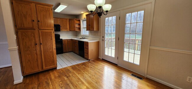 Building Photo - Available Now!! 3 to 4 Bedroom, 3 Full Bat...