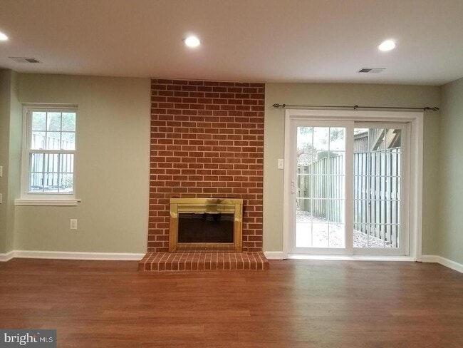 Building Photo - 5551 Winford Ct