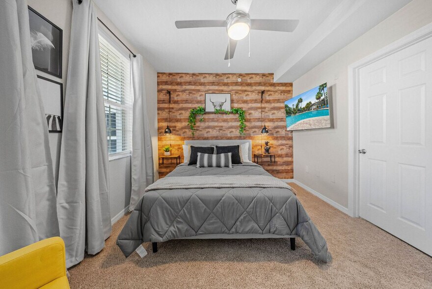 Building Photo - 10142 Montague St