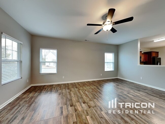 Building Photo - 918 Robys Pl