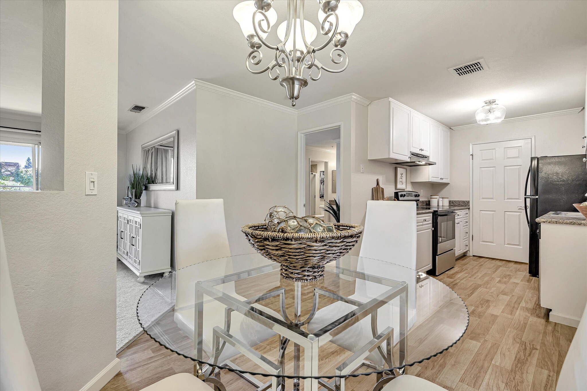 Building Photo - 440 Bollinger Canyon Ln