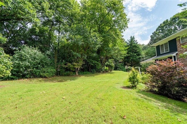 Building Photo - 2340 Castleridge Ct