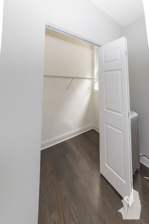 Building Photo - 5045 N Damen Ave