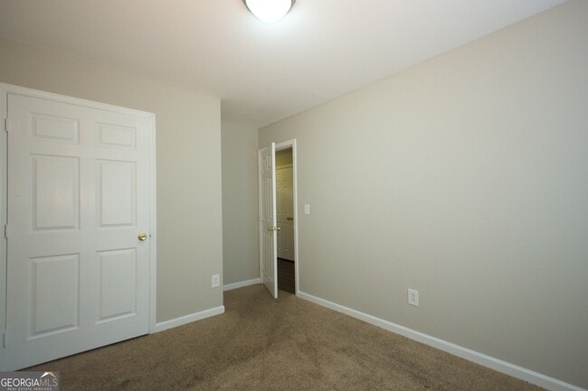 Building Photo - 501 Pine Park St