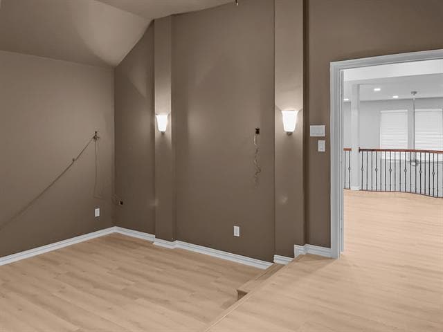 Building Photo - 673 W Talon Dr