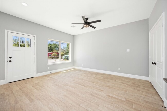 Building Photo - 4651 Mallow St