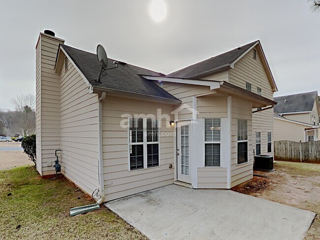 Building Photo - 4865 Lake Park Ln