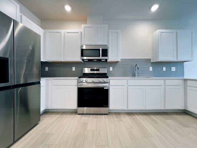 Building Photo - 1836 Autumn Mist