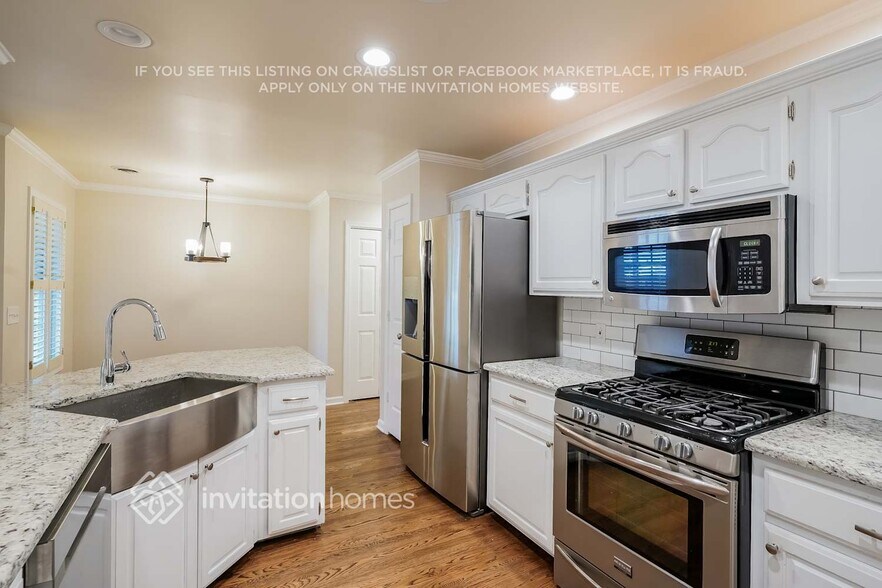 Building Photo - 124 Fieldstone Ln