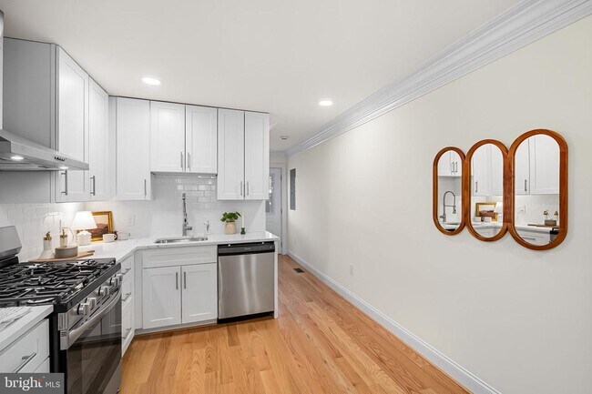 Building Photo - 1724 S Hanover St