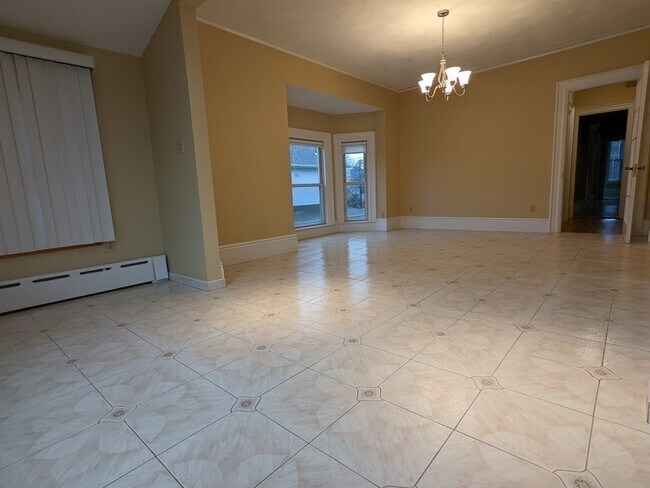 Building Photo - 131 Summer St