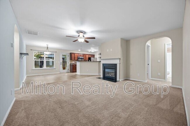 Building Photo - 111 Angel Oak Dr